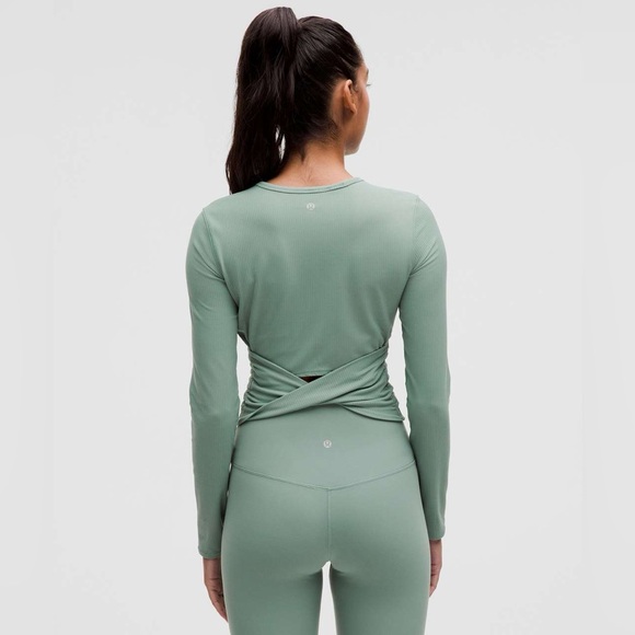 Lululemon All It Takes Back-Twist Ribbed Long-Sleeve Shirt in Crater Blue Size 6 - Picture 2 of 8